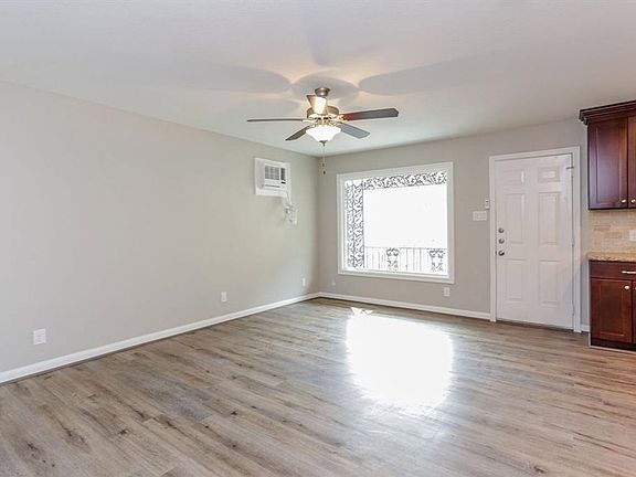 5th image of 808 1/2 W Main St APT 1