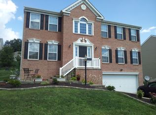 222 Chanticleer Cir, New Stanton, PA 15672