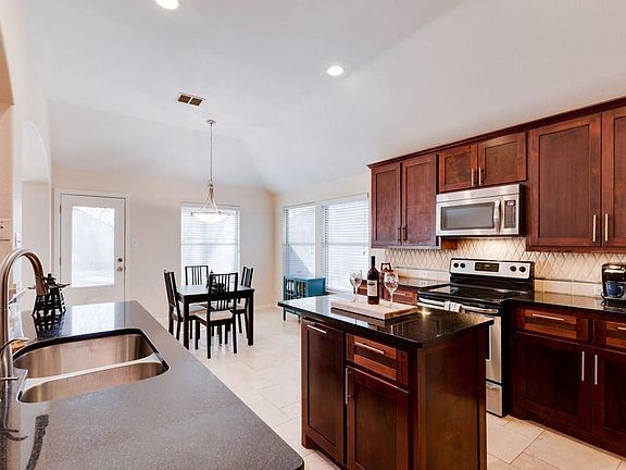 5th image of 4308 Foxborough Trl