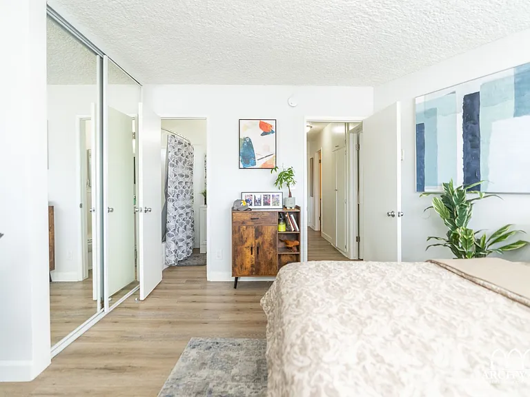 10725 Acama St — Photo 59