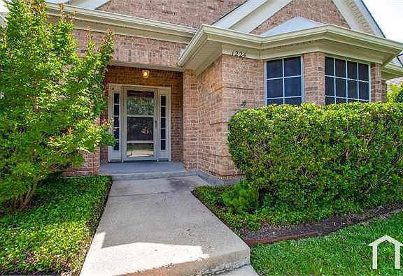 2nd image of 1224 Woodthorpe Dr