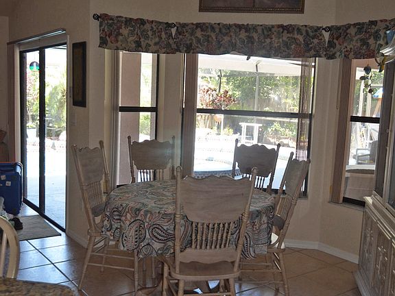 Dining nook