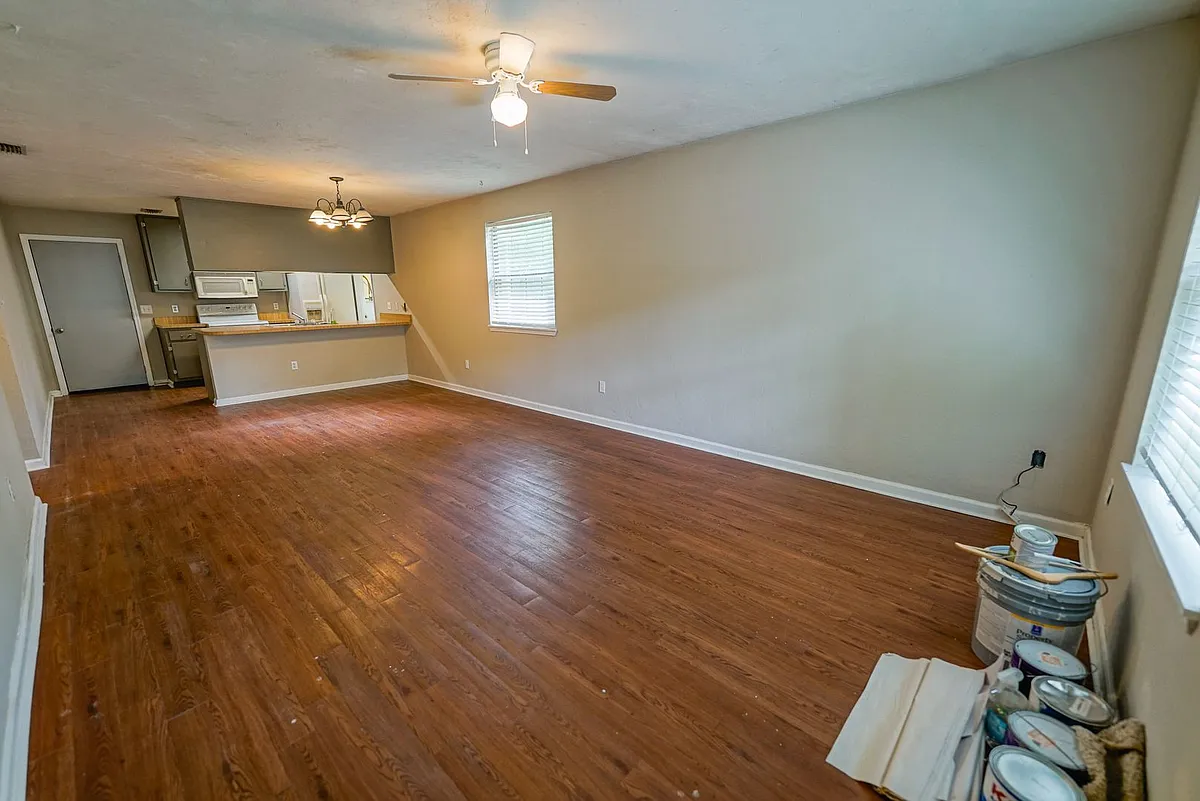 Building Photo - 2230 Mandrell Ct