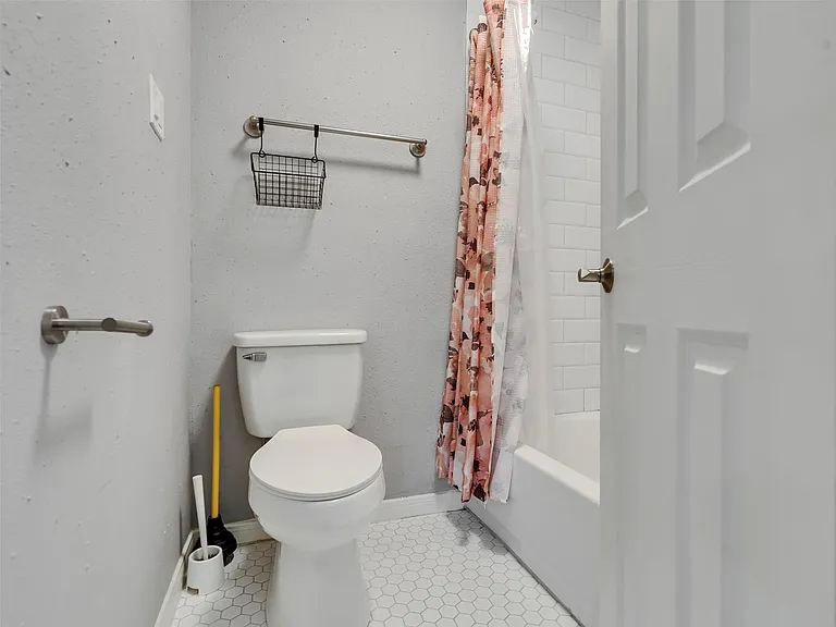 2554 Olympus Dr — Photo 26