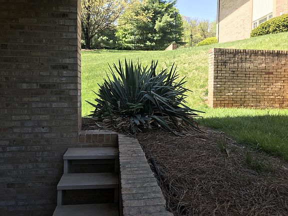 3rd image of 5260 Crossbow Cir Unit 10B