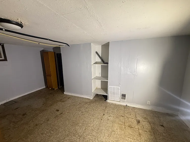 235 S Findlay St — Photo 23