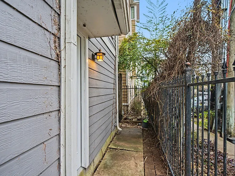 2416 Charleston St #A — Photo 24