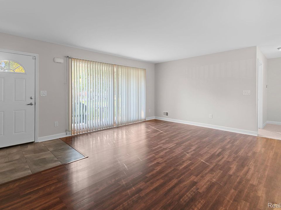 2502 Ivanhoe Dr, photo 7