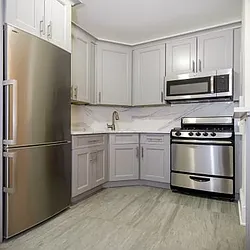 Rented by R New York