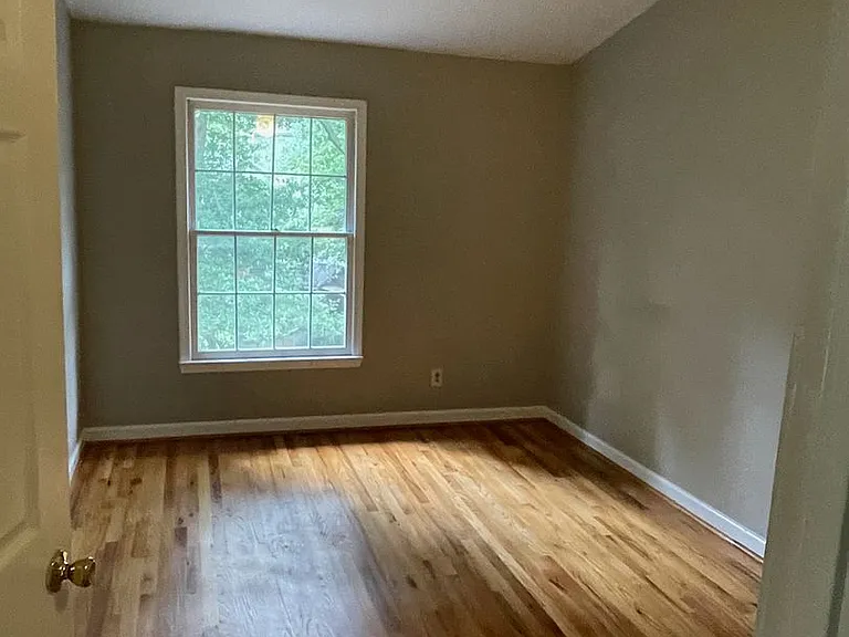 428 Page Ave NE #16 — Photo 13