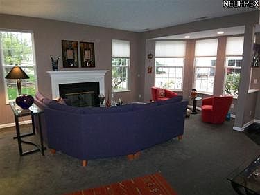 4th image of 315 E Stonebrooke Ct #33