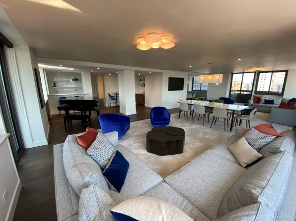 347 West 57th Street image 22 of 26