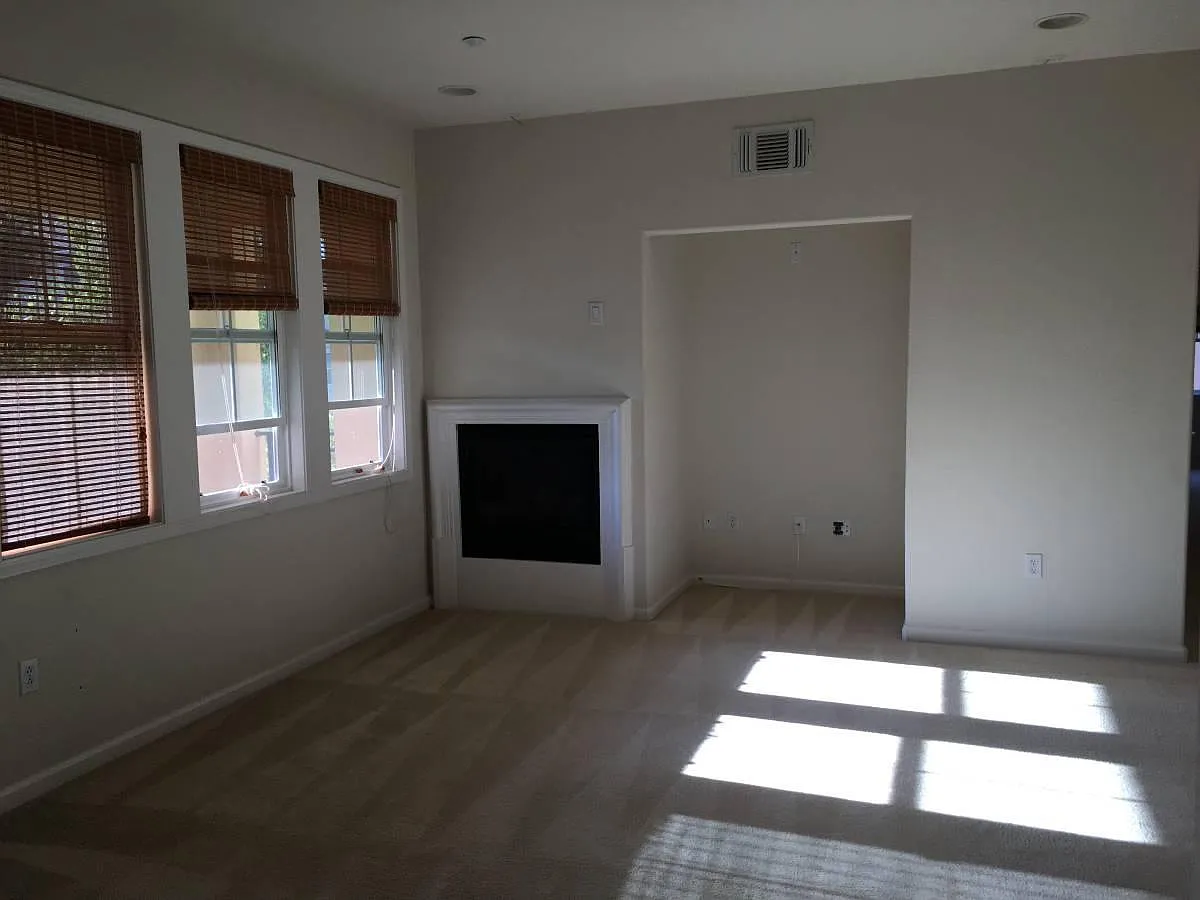 4365 Fitzwilliam St — Photo 4