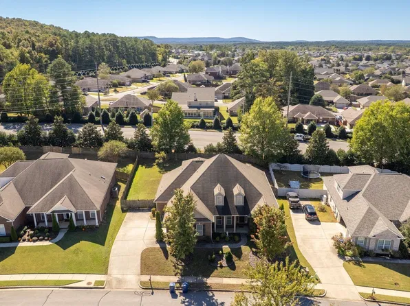 2215 Towne Park Dr SW, Huntsville, AL 35803