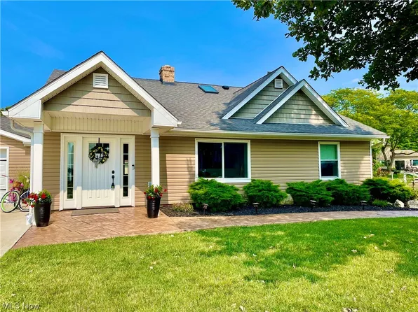 1977 N Robert St, Lakeside Marblehead, OH 43440