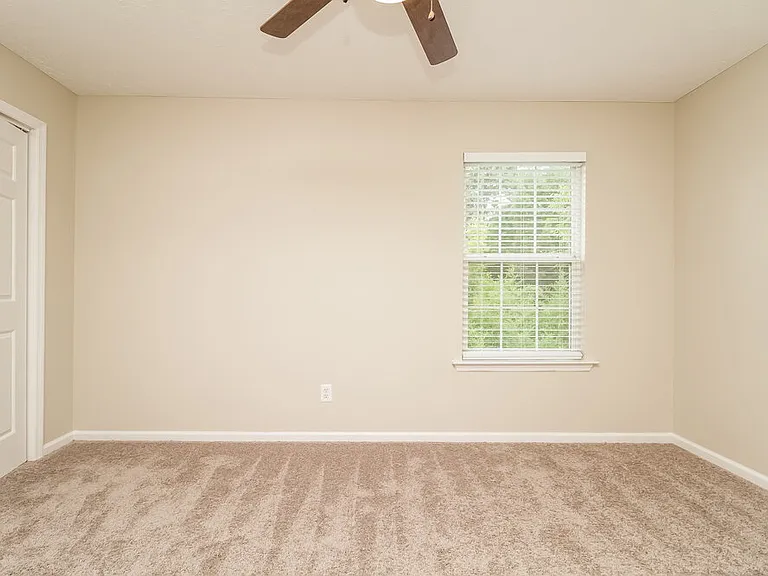 111 Springfield Dr — Photo 15