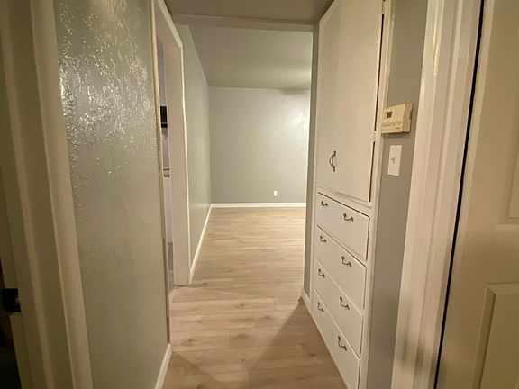 3rd image of 3206 E Weldon Ave
