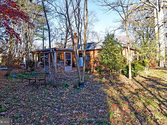 4th image of 7724 Frances Dr