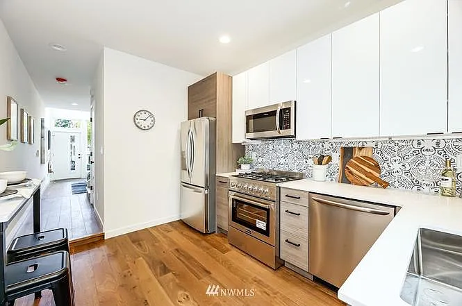 3856 22nd Ave SW — Photo 7