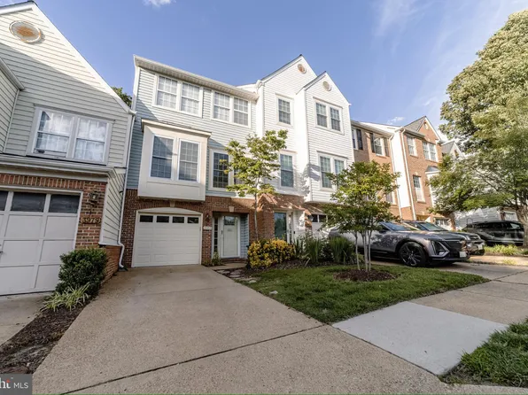 3983 Cressida Pl, Woodbridge, VA 22192