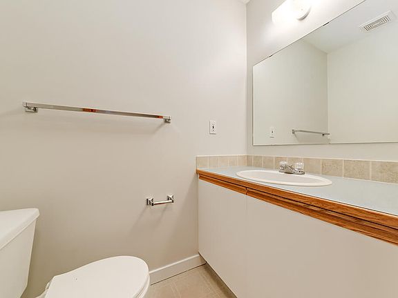 5th image of 27 Halman Cres #C064a7d20