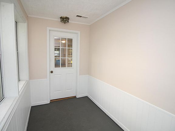 4th image of 864 Park St SW