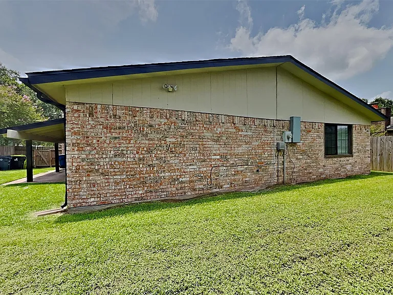 2102 Turtle Creek Dr — Photo 17