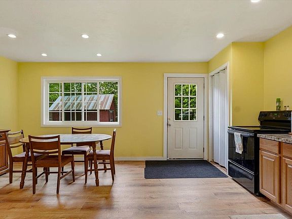 5th image of 66 Huntley Road