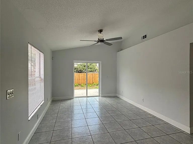 933 Vista Palma Way — Photo 3