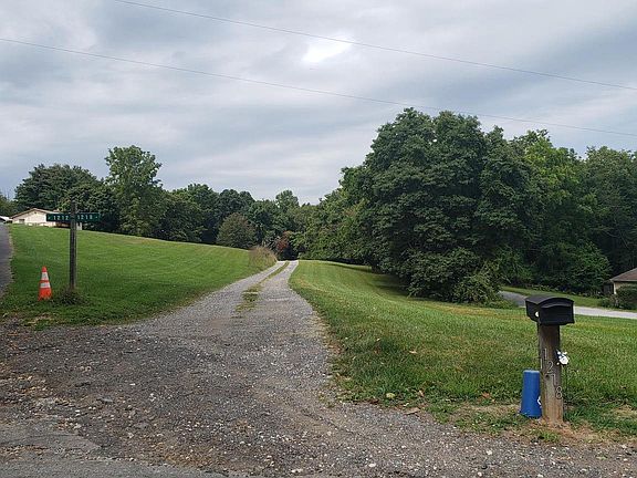 3rd image of 1218 Rayville Rd