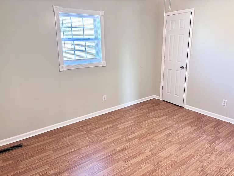 65 Jackson Ave — Photo 18