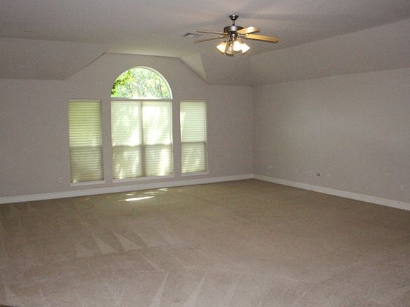 5th image of 1602 Elkins Ln
