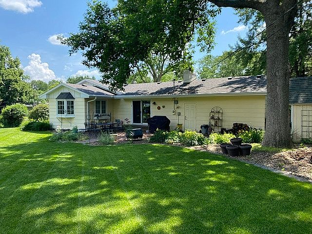 1st image of 4824 Larkspur Ln