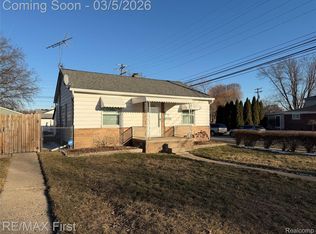 27304 Delton St, Madison Heights, MI 48071