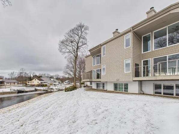 408 Ruddiman Dr #3, Muskegon, MI 49445