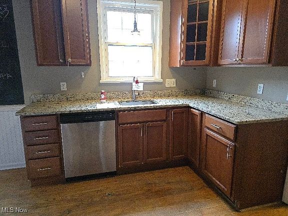 3rd image of 3649 Antisdale Ave