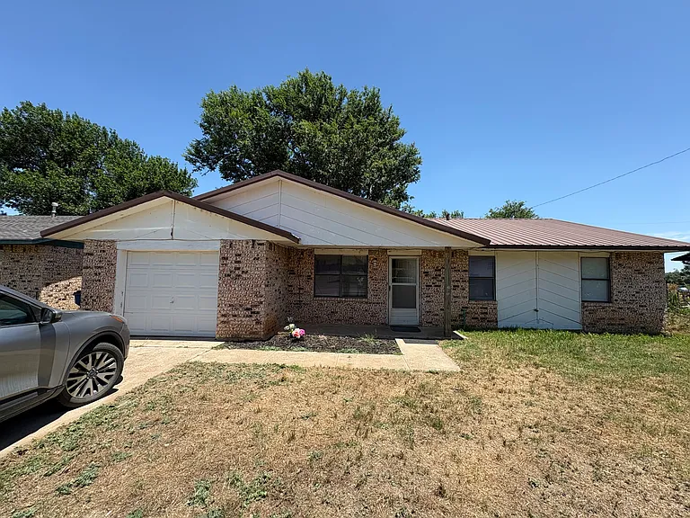 1603 S David St — Photo 1