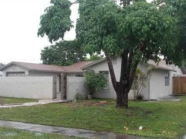 8311 NW 45th St, Lauderhill, FL 33351