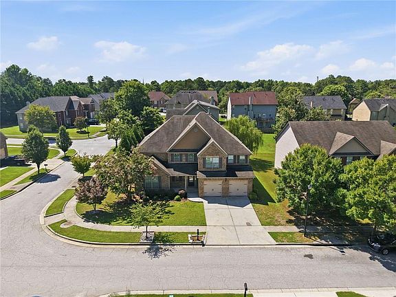 3rd image of 681 Langley Farms Dr