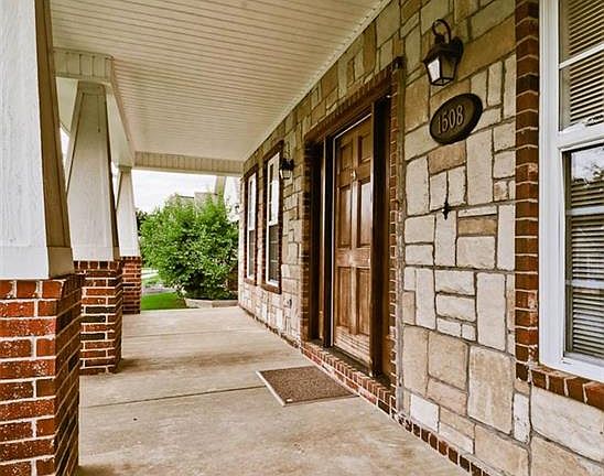 2nd image of 1508 NE Young Ave
