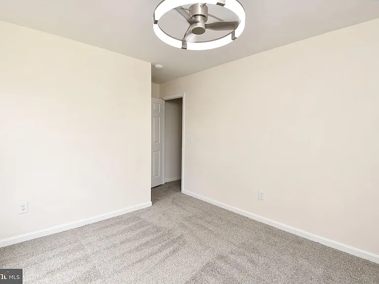 10709 Gideon Ct — Photo 27