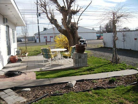 3rd image of 620 North Ave