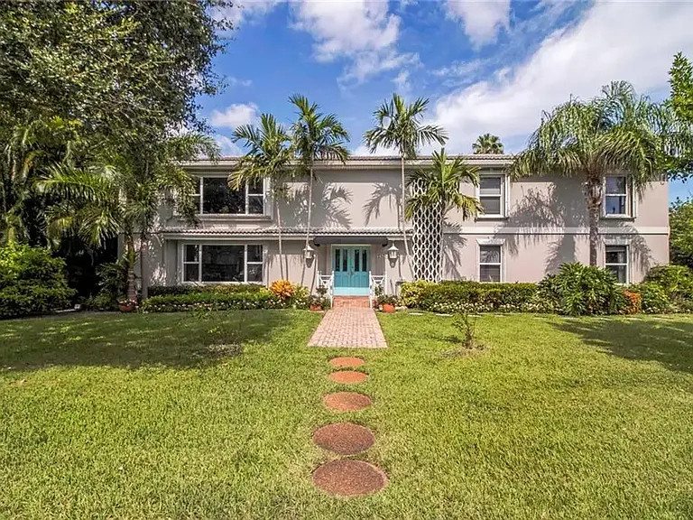 2505 Bay Dr — Photo 4