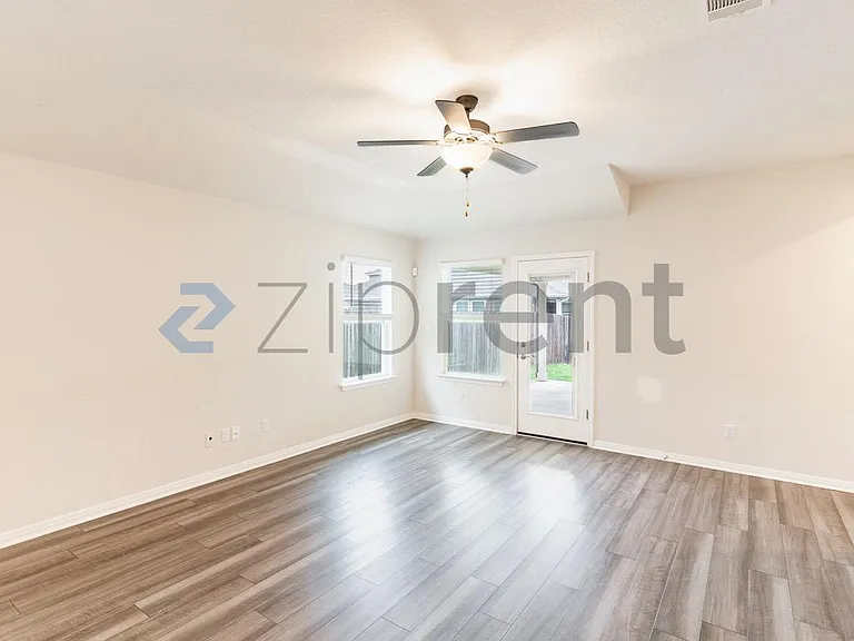 213 Ethan Run — Photo 3