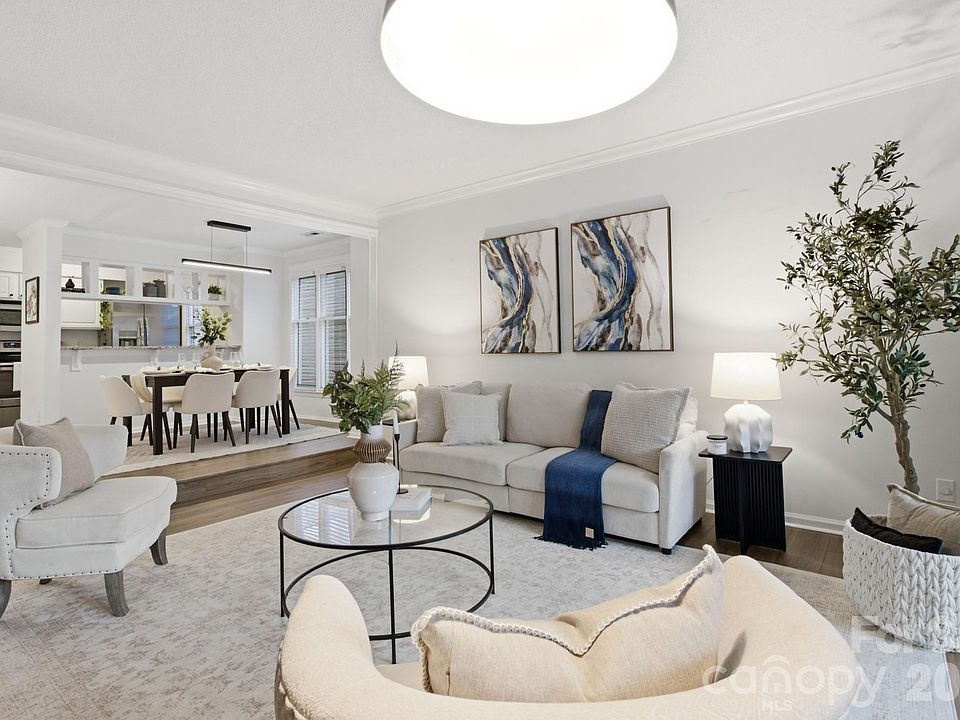 1st image of 308 Queens Rd APT 32