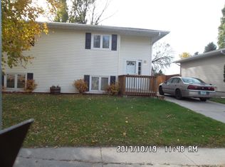 816 Great Plains Ct, Grand Forks, ND 58201