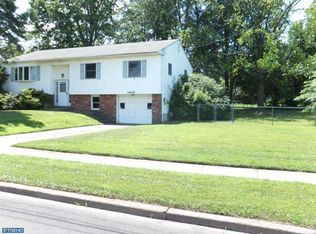 1406 Foster Rd, Warminster, PA 18974