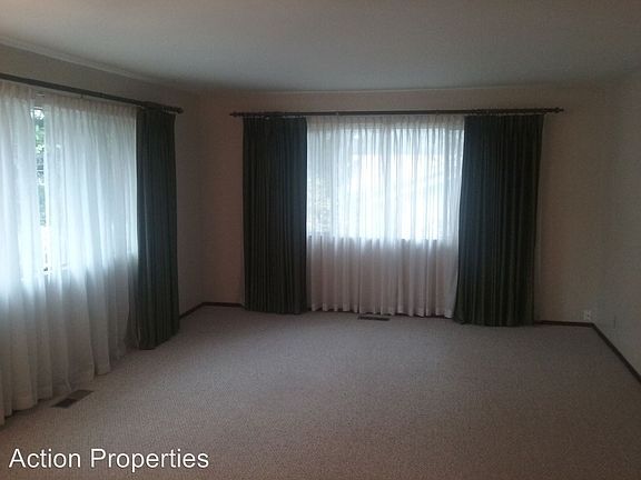 3rd image of 2947 Camino Heights Dr