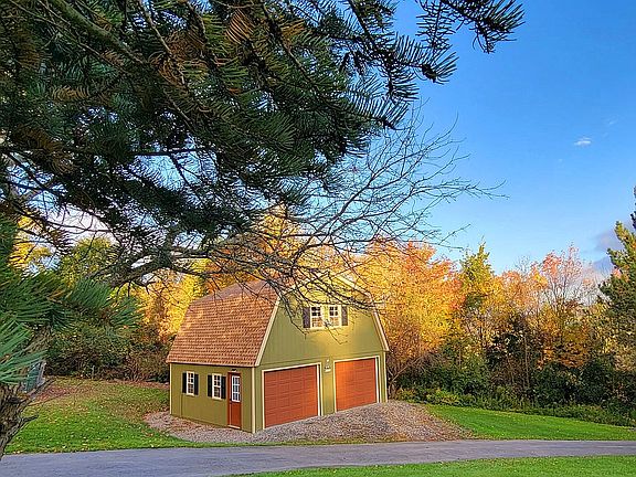 Amish shed, 2 story, 2 stall