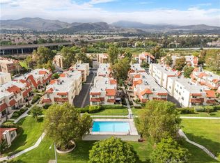 17955 River Cir APT 4, Santa Clarita, CA 91387